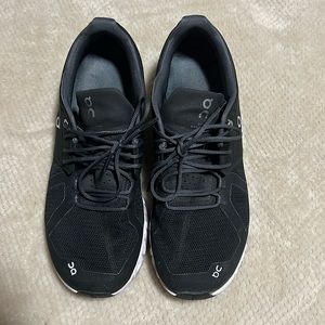 Women’s On Cloud Running Shoes - Black - Size 10.5 - Like New Condition